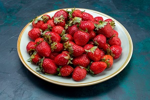 Fraises strawberries in French Fraises (strawberries in French)